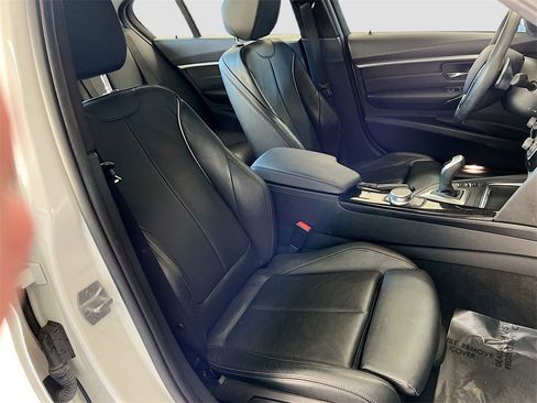 Used 2018 BMW 330i xDrive Sedan w/ Convenience Package image 29