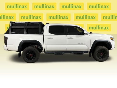 Used 2021 Toyota Tacoma TRD Off-Road w/ TRD Premium Off Road Package image 2
