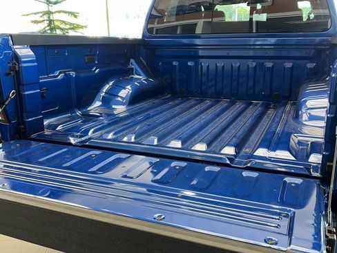 Used 2025 Nissan Frontier PRO-4X image 9