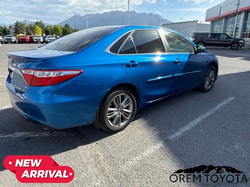 Used 2017 Toyota Camry SE w/ Protection Package (Q2) FWD image 2