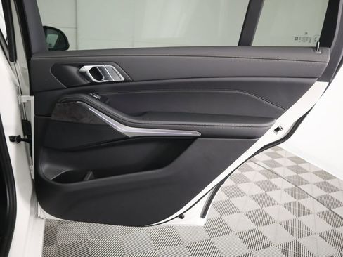 New 2026 BMW X7 xDrive40i image 29