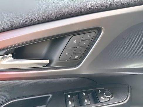 New 2025 Chevrolet Equinox EV RS w/ Convenience Package II image 26