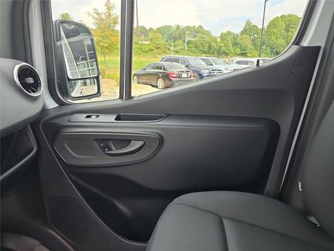 New 2025 Mercedes-Benz Sprinter 2500 image 21