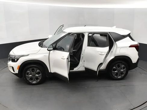 Used 2026 Kia Seltos LX FWD image 7