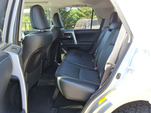 Used 2018 Toyota 4Runner Limited AWD/4WD image 19
