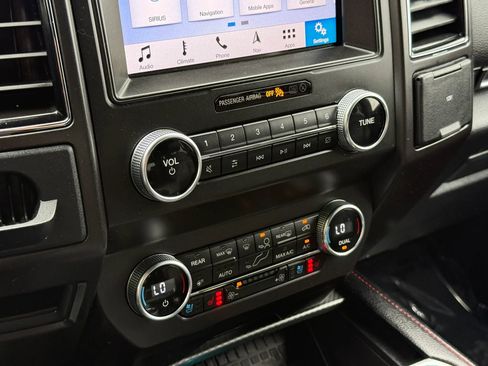 Used 2019 Ford Expedition Limited w/ Equipment Group 303A AWD/4WD image 38