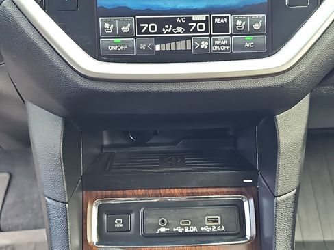 Used 2023 Subaru Ascent Touring AWD/4WD image 27