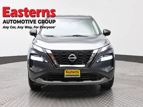Used 2023 Nissan Rogue S AWD/4WD image 2