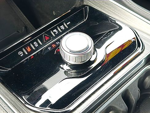 Used 2024 Jeep Wagoneer L Series II image 35