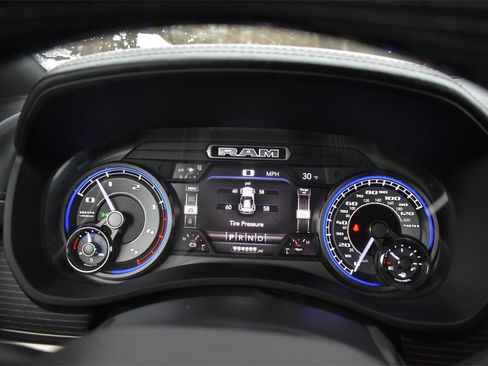 Used 2021 RAM 2500 Limited image 15