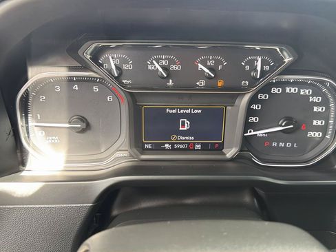 Used 2022 GMC Sierra 1500 AT4 w/ AT4 Premium Package AWD/4WD image 9