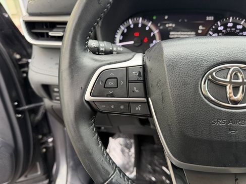 Used 2024 Toyota Highlander LE image 16