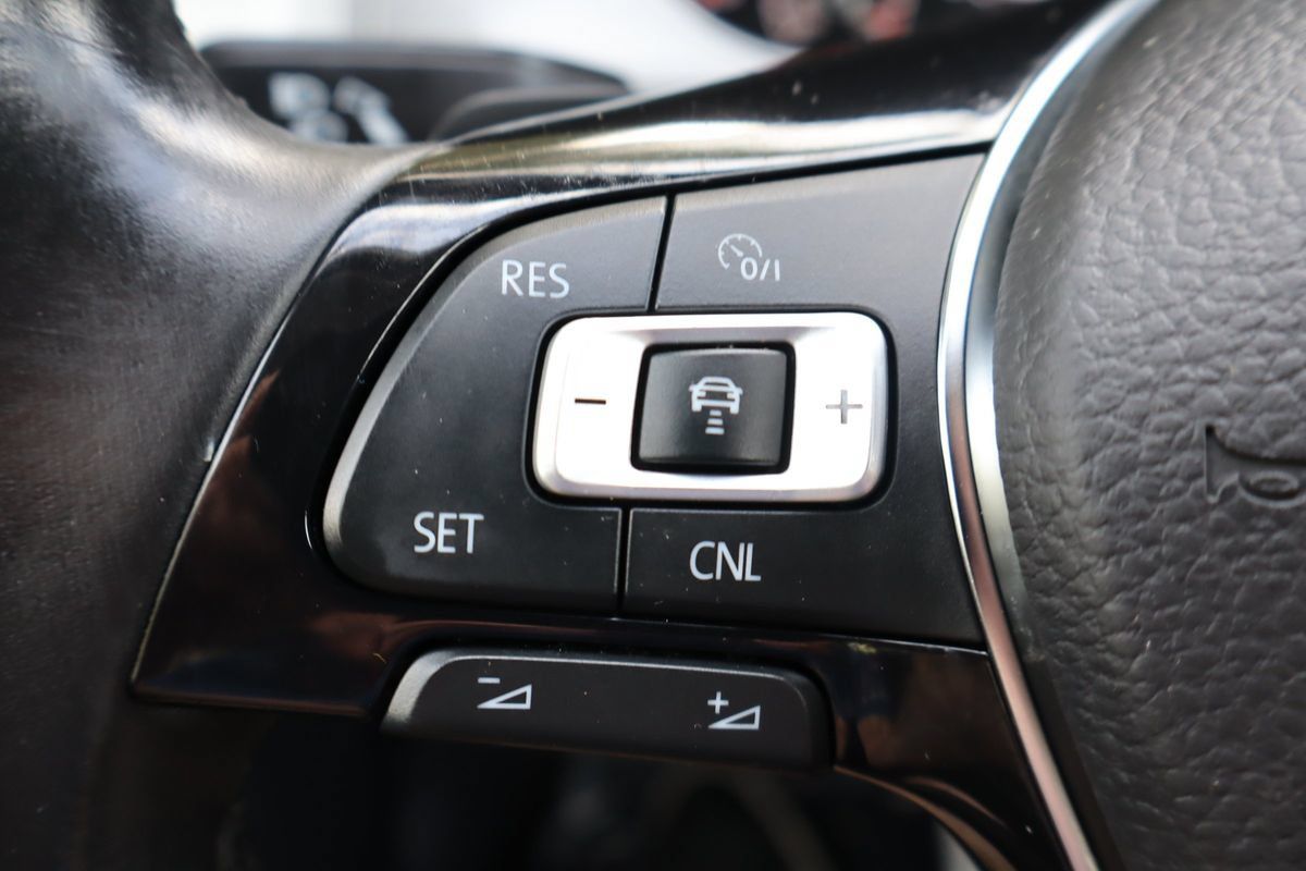 Used 2016 Volkswagen Golf Limited Edition FWD image 29