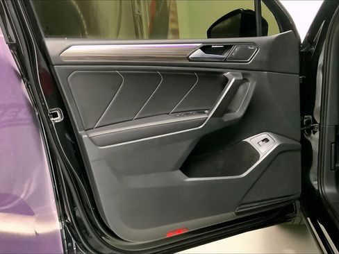 Used 2023 Volkswagen Tiguan SEL R-Line image 26