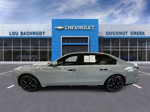 Used 2024 BMW 760i xDrive image 5