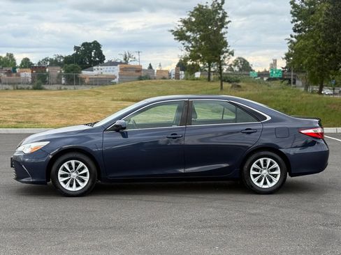 Used 2015 Toyota Camry LE FWD image 5
