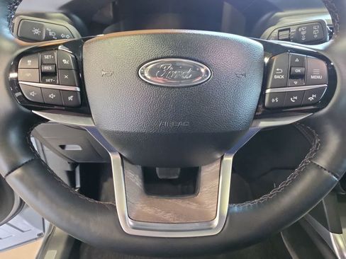Used 2023 Ford Explorer Platinum w/ Technology Package AWD/4WD image 23