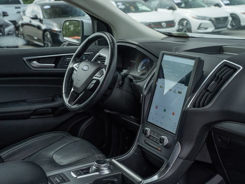 Used 2022 Ford Edge Titanium AWD/4WD image 12