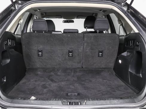 Used 2018 Ford Edge SE image 37