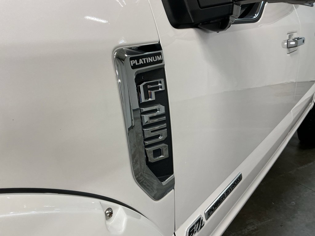 Used 2019 Ford F250 Platinum w/ Platinum Ultimate Package AWD/4WD image 6