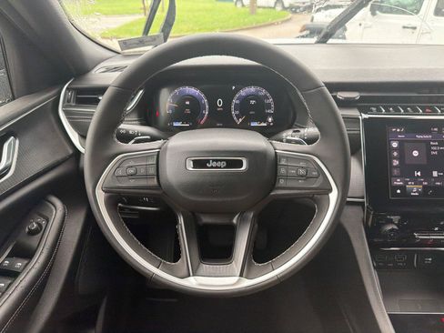New 2026 Jeep Grand Cherokee L 4WD image 13