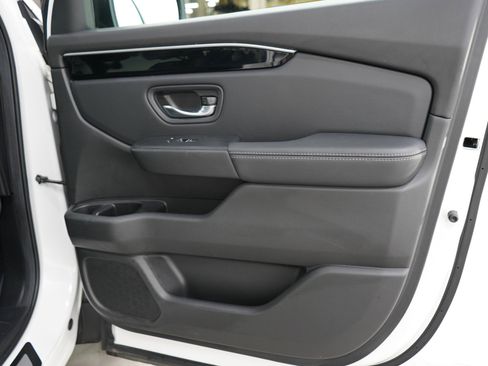 Used 2024 Honda Pilot EX-L image 9