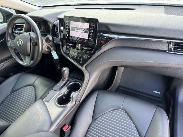 Used 2021 Toyota Camry SE FWD image 12