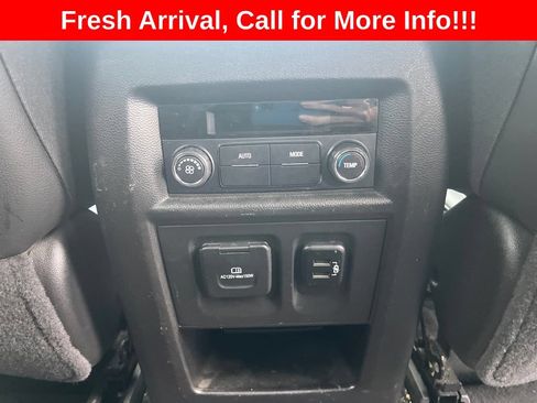 Used 2018 Chevrolet Traverse LT w/ LPO, Black Accent Package AWD/4WD image 21