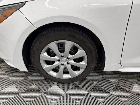 Used 2024 Toyota Corolla LE FWD image 11