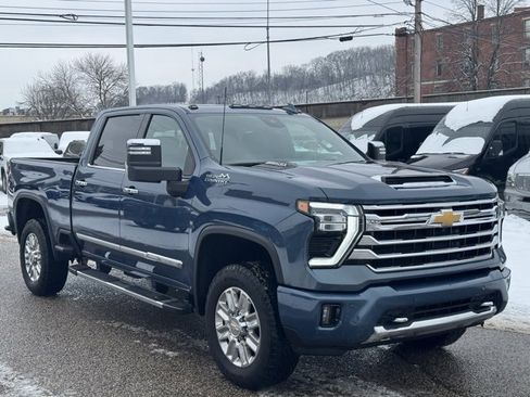 Used 2025 Chevrolet Silverado 3500 High Country w/ Technology Package image 7