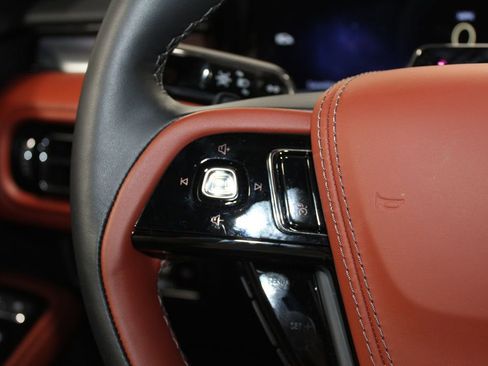 Used 2025 Lincoln Aviator Reserve image 39