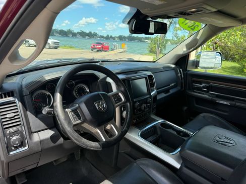 Used 2017 RAM 1500 Laramie AWD/4WD image 11