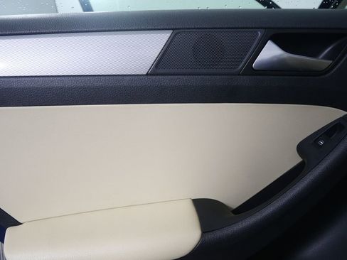 Used 2017 Volkswagen Jetta SE image 13