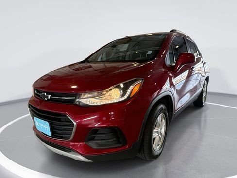 Used 2020 Chevrolet Trax LT w/ Driver Confidence Package image 1