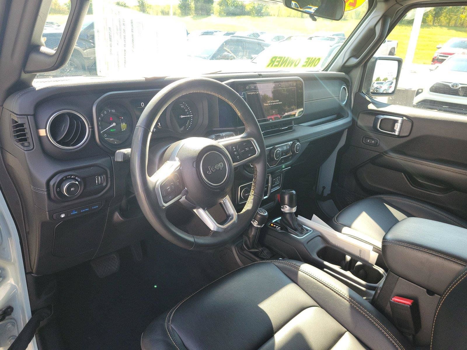 Used 2024 Jeep Wrangler Unlimited Sahara AWD/4WD image 18