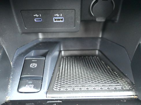 Certified 2023 Nissan Kicks SV image 27