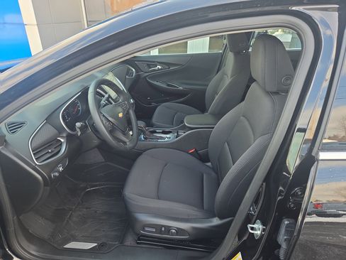 Used 2025 Chevrolet Malibu RS image 5