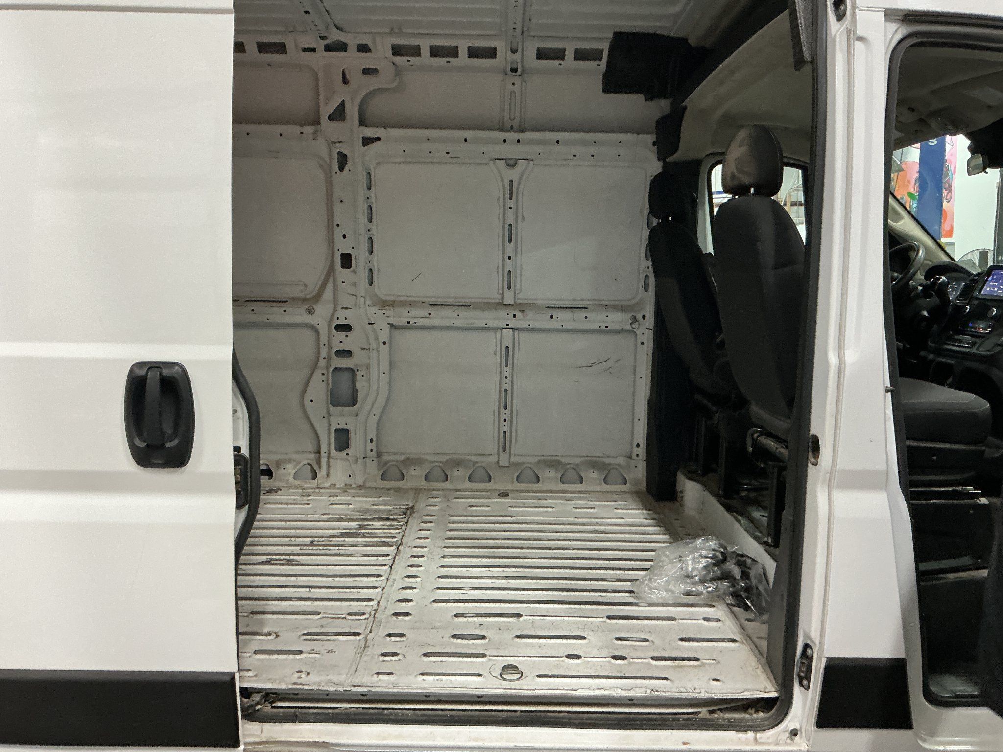 Used 2023 RAM ProMaster 2500 FWD image 6