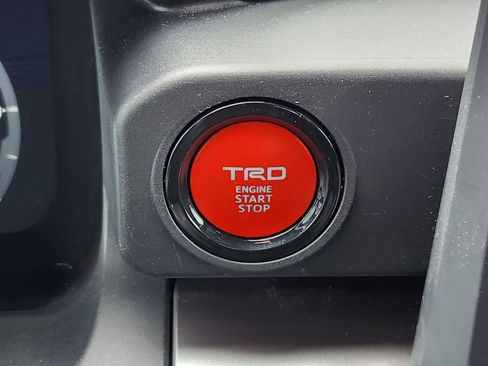 Used 2025 Toyota Tacoma TRD Sport AWD/4WD image 14