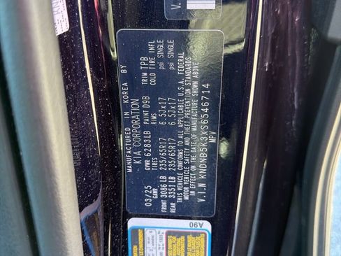 Certified 2025 Kia Carnival image 24