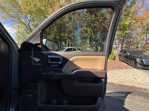 Used 2018 GMC Sierra 2500 Denali w/ Suspension Package, Off-Road image 32