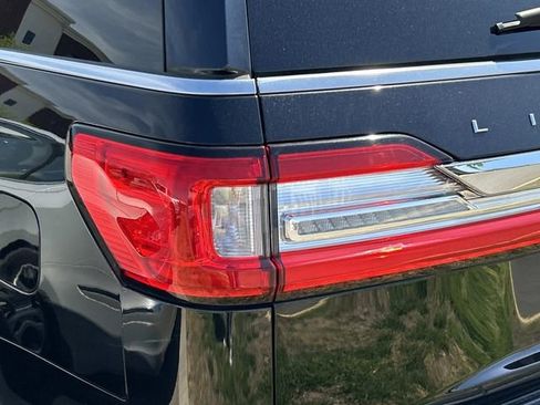 Used 2020 Lincoln Navigator L Reserve w/ Equipment Group 201A Reserve image 7
