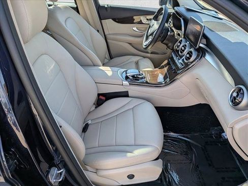 Used 2018 Mercedes-Benz GLC 300 4MATIC image 24