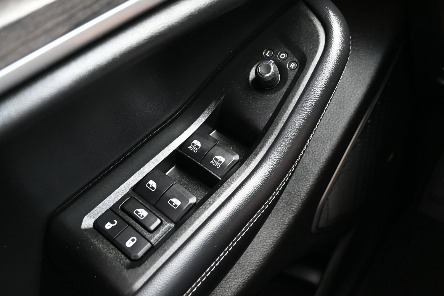 Used 2021 Jeep Grand Cherokee L Limited RWD image 25