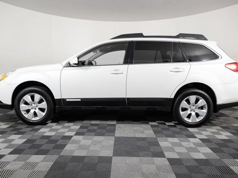 Used 2012 Subaru Outback 2.5i Premium w/ All-Weather Pkg AWD/4WD image 3