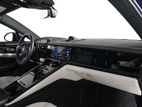 Certified 2024 Porsche Panamera 4 image 17
