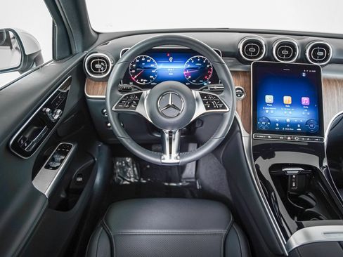 Certified 2026 Mercedes-Benz GLC 300 image 11