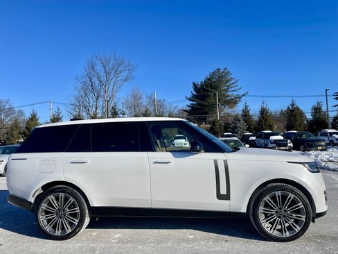 Certified 2024 Land Rover Range Rover Long Wheelbase SE image 4