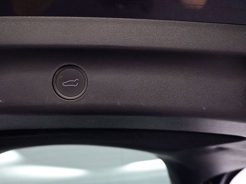 Used 2025 Tesla Model Y Long Range AWD/4WD image 41