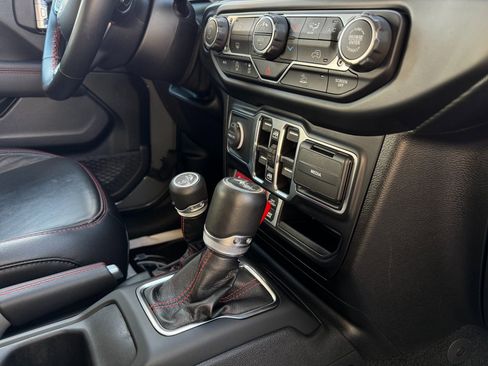 Used 2021 Jeep Wrangler Unlimited Rubicon w/ Uconnect 4C Nav & Sound Group AWD/4WD image 19
